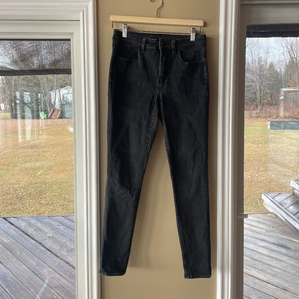 American Eagle Hi-Rise Jegging - Size 6 Regular